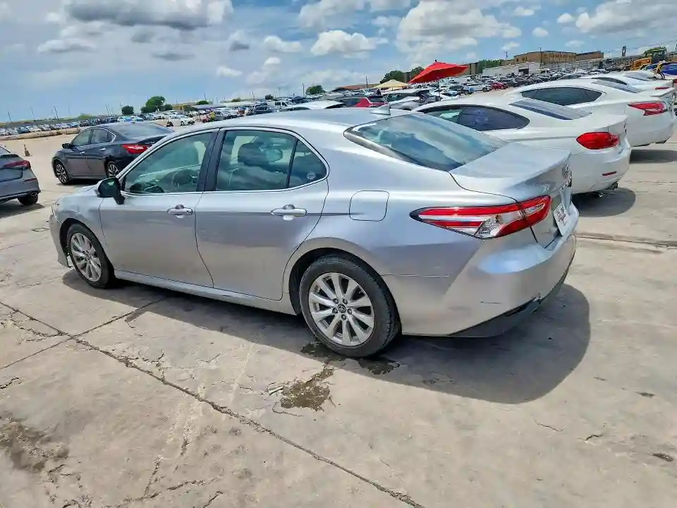 4T1B11HK7JU546155 2018 TOYOTA CAMRY-1