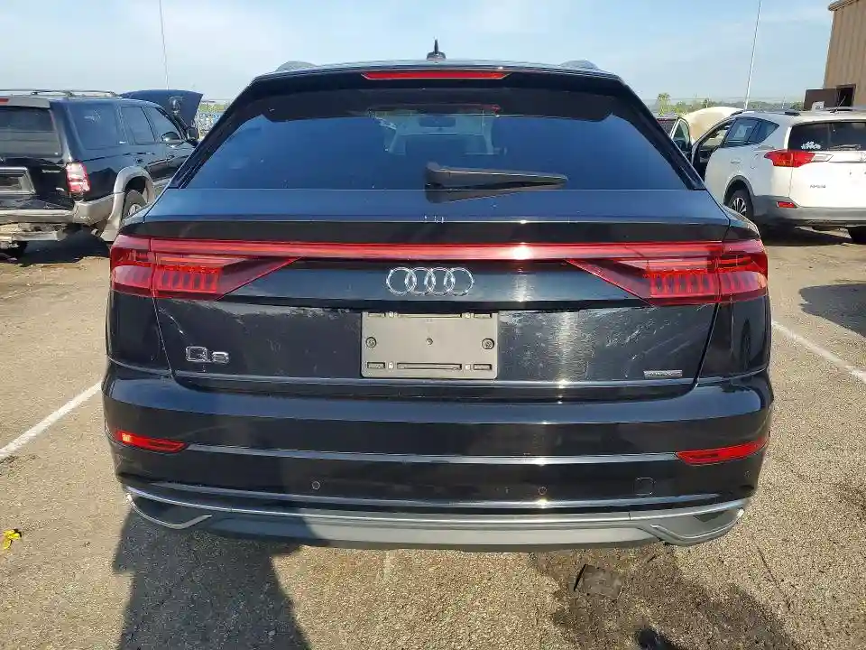 WA1AVAF13KD011544 2019 AUDI Q8-5