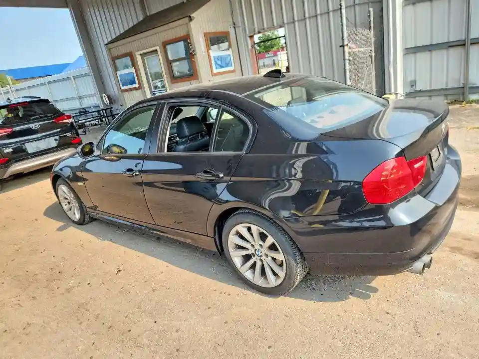 WBAPH7G53BNM55039 2011 BMW 3 SERIES-1