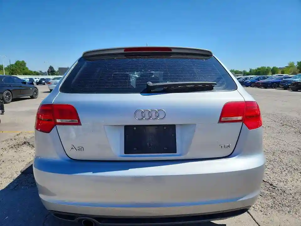 WAUKJAFM8BA007035 2011 AUDI A3-5