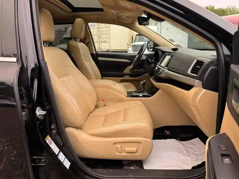 5TDJZRFHXJS897290 2018 TOYOTA HIGHLANDER-4