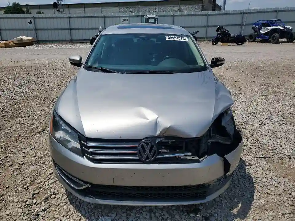 1VWBP7A37DC017076 2013 VOLKSWAGEN PASSAT-4