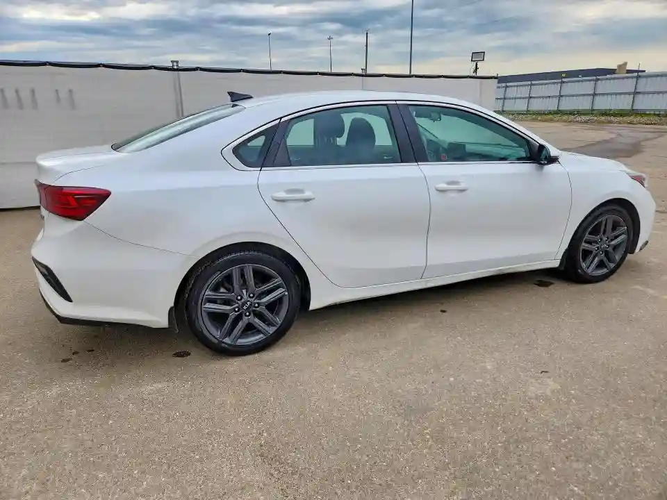 3KPF54AD2ME281039 2021 KIA FORTE-2