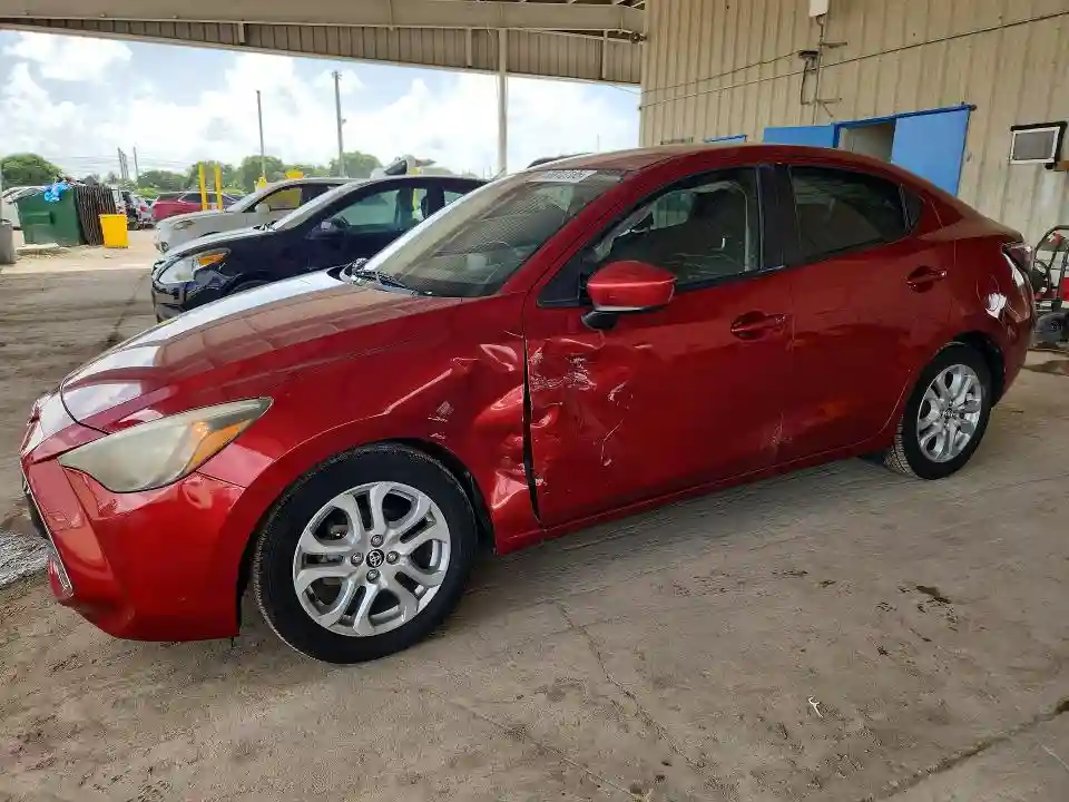 3MYDLBYV1JY302636 2018 TOYOTA YARIS IA B-0