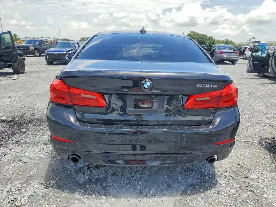 WBAJA9C59JB034373 2018 BMW 5 SERIES-5