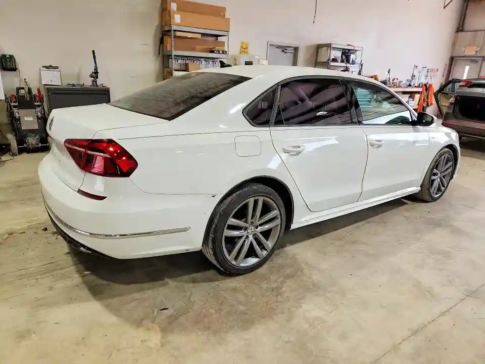 1VWAA7A39JC008016 2018 VOLKSWAGEN PASSAT-2