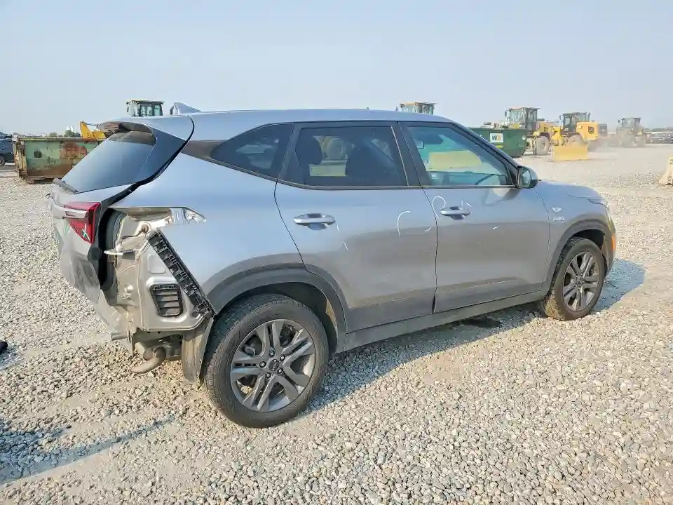 KNDEPCAA5N7321847 2022 KIA SELTOS-2