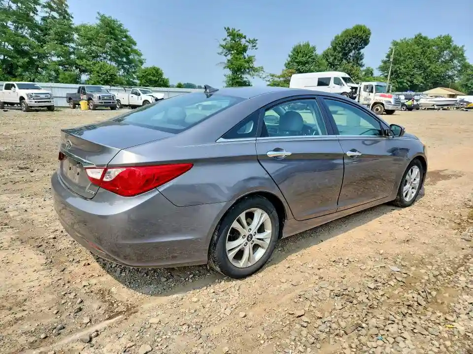 5NPEC4AC0BH123137 2011 HYUNDAI SONATA-2