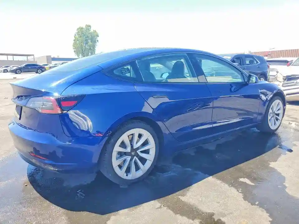 5YJ3E1EA2NF370798 2022 TESLA MODEL 3-2