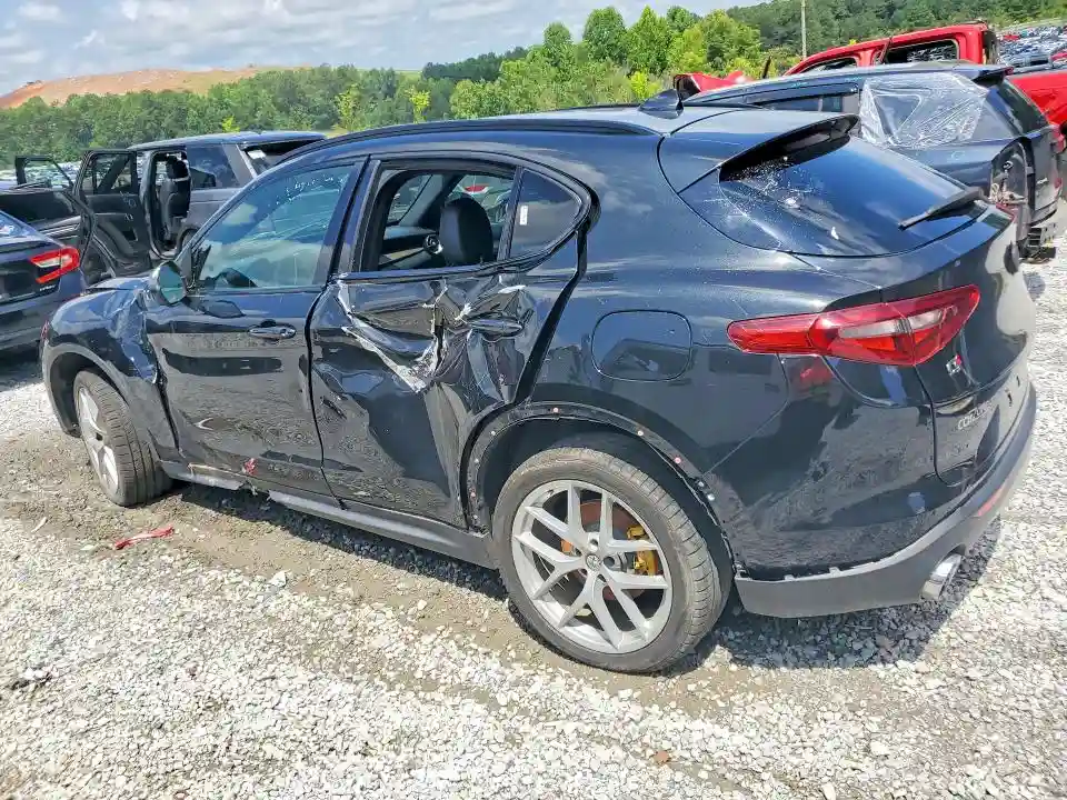ZASFAKNN5J7B66957 2018 ALFA ROMEO STELVIO-1