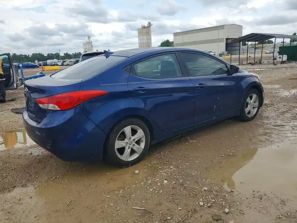 KMHDH4AE6DU868719 2013 HYUNDAI ELANTRA-2