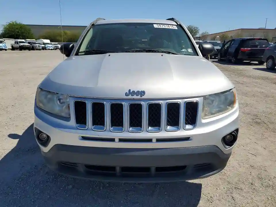 1J4NF1FB4BD278425 2011 JEEP COMPASS-4