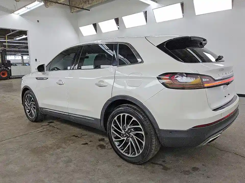 2LMPJ8L96KBL45796 2019 LINCOLN NAUTILUS-1