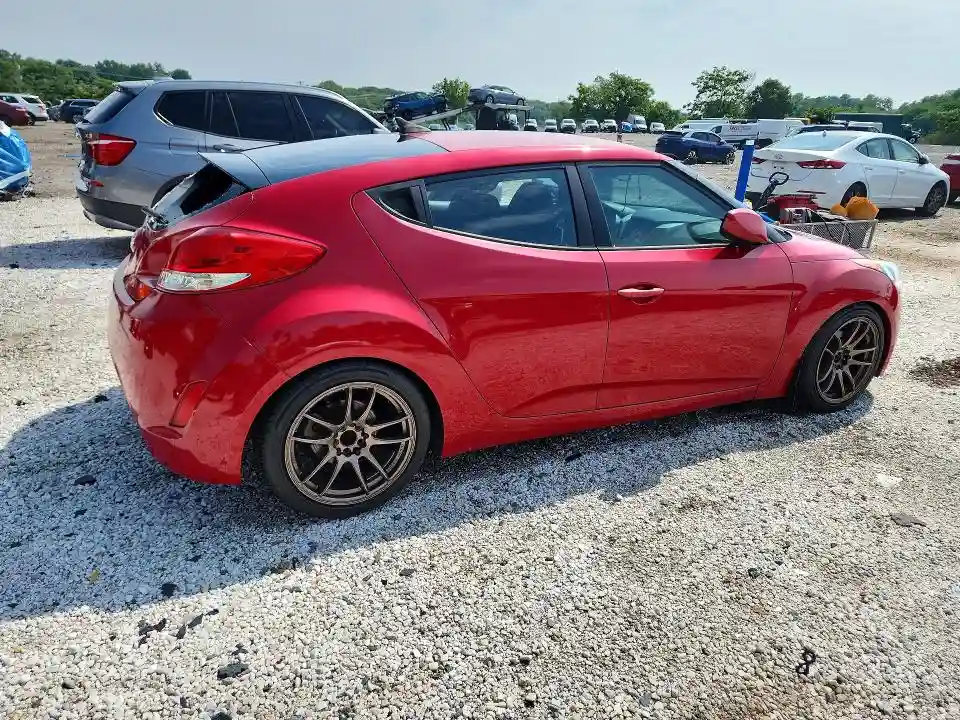 KMHTC6AD7FU235677 2015 HYUNDAI VELOSTER-2