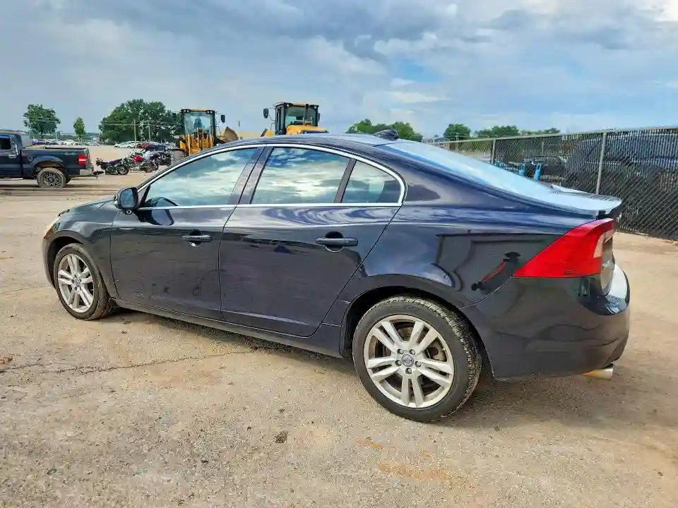 YV1612FS8D2184300 2013 VOLVO S60-1