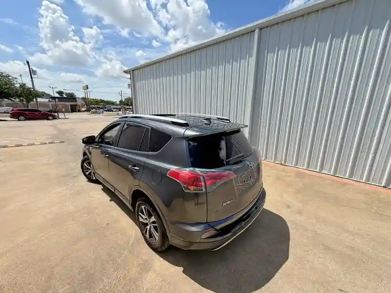 JTMWFREV8HJ711890 2017 TOYOTA RAV4-2