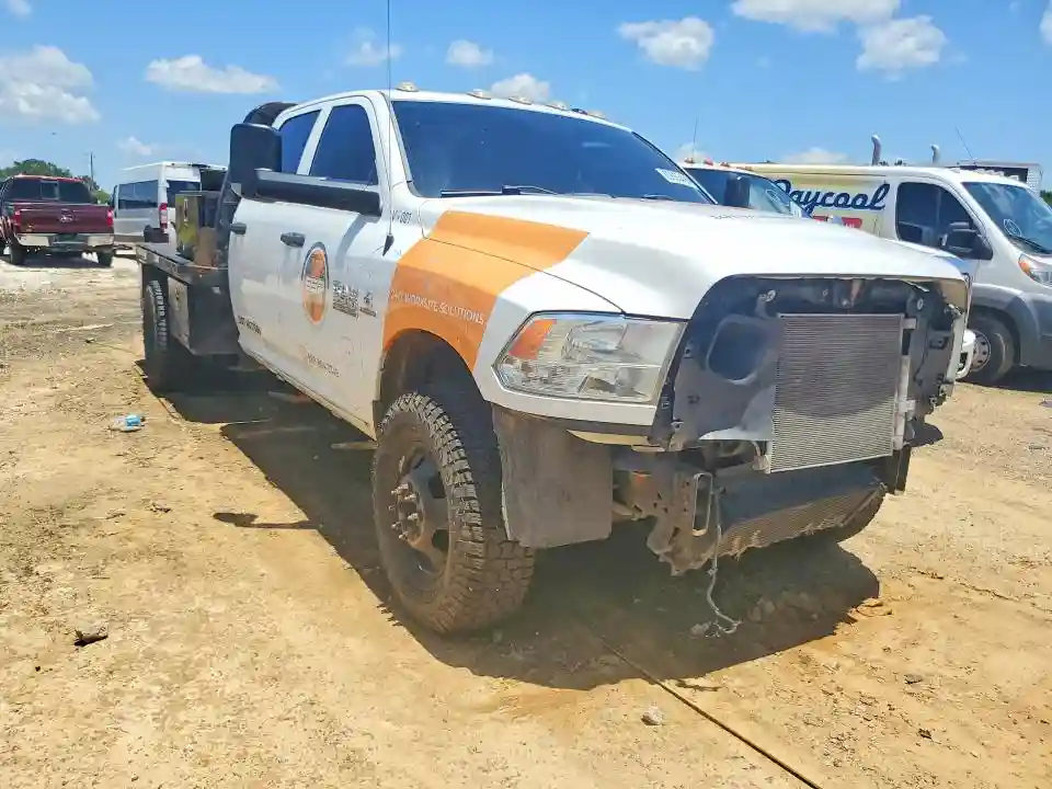 3C7WRTCL6HG699877 2017 RAM 3500-3