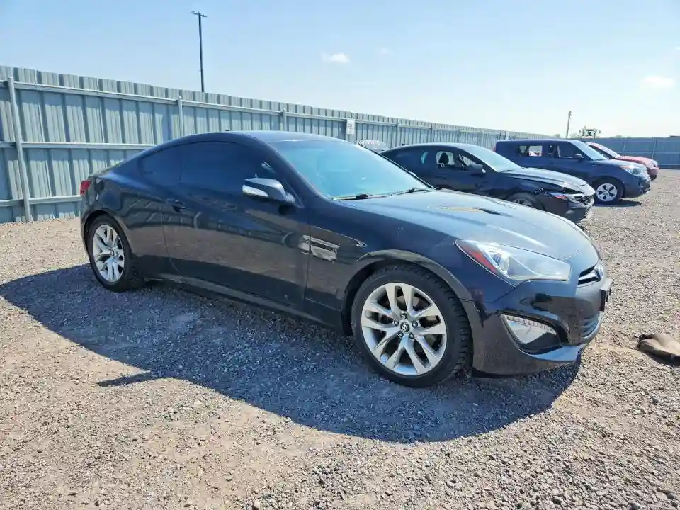 KMHHU6KJ2GU133275 2016 HYUNDAI GENESIS-3