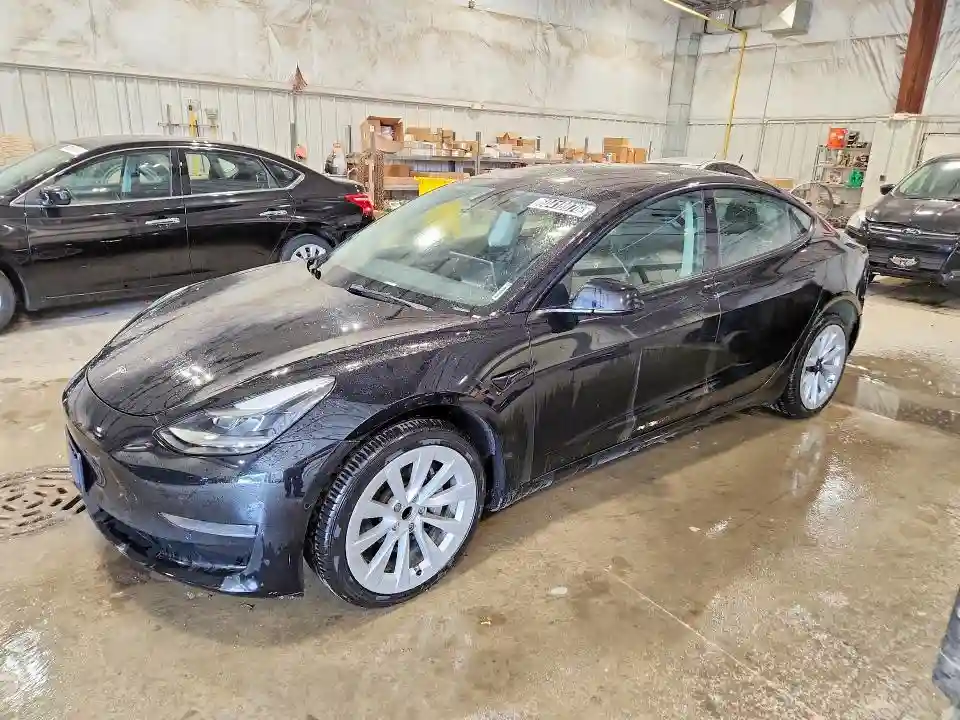 5YJ3E1EA3NF304034 2022 TESLA MODEL 3-0