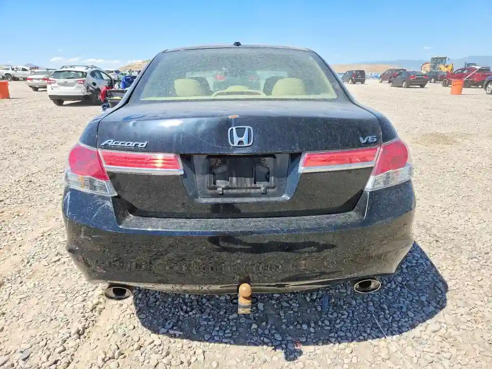 1HGCP3F84BA012755 2011 HONDA ACCORD-5
