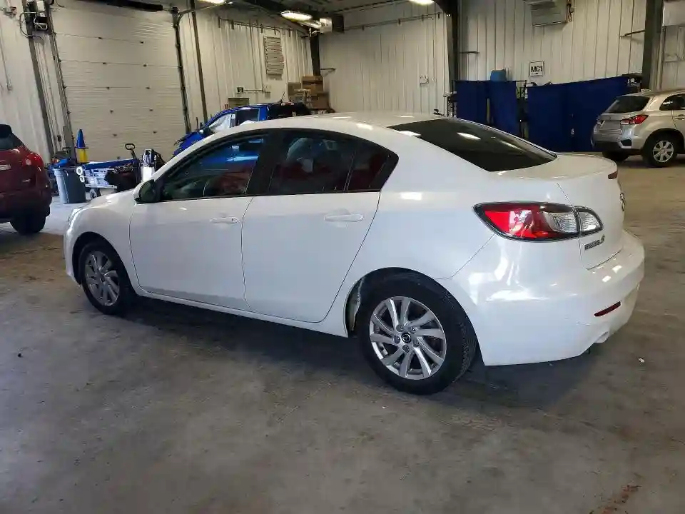JM1BL1UFXD1723827 2013 MAZDA 3-1