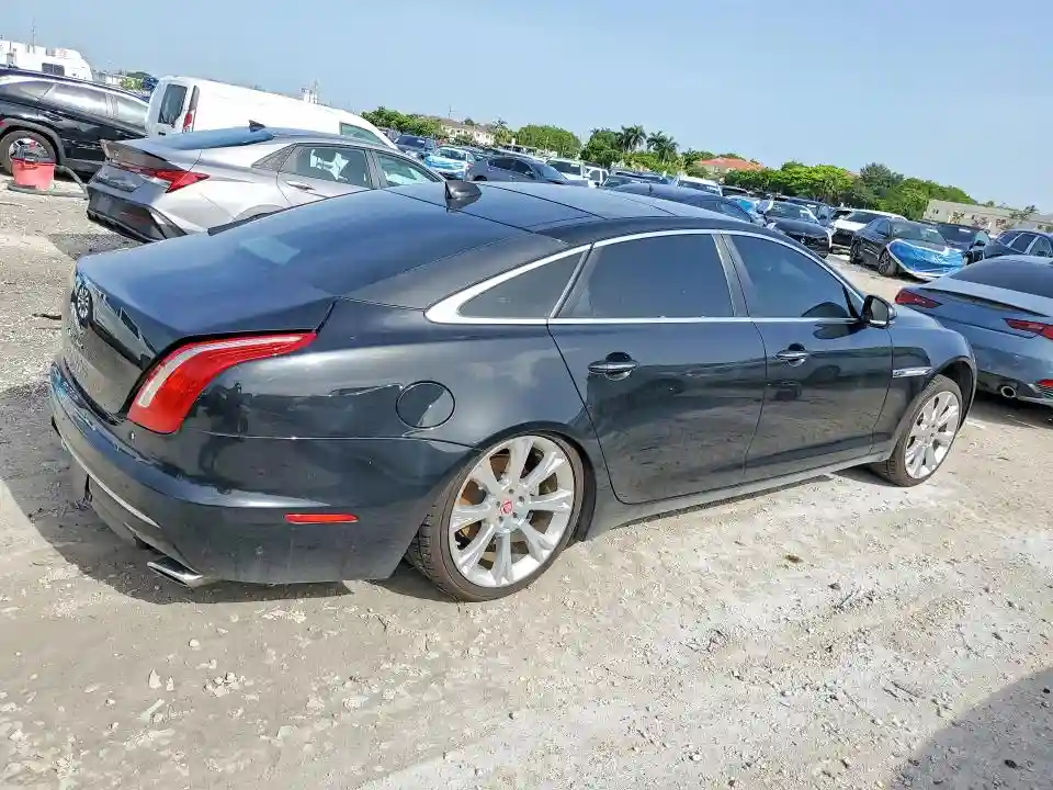 SAJWJ2GD5H8W08980 2017 JAGUAR XJ-2