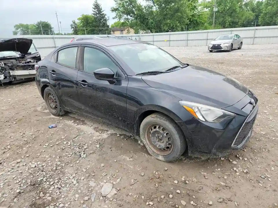 3MYDLBYV1KY516107 2019 TOYOTA YARIS-3