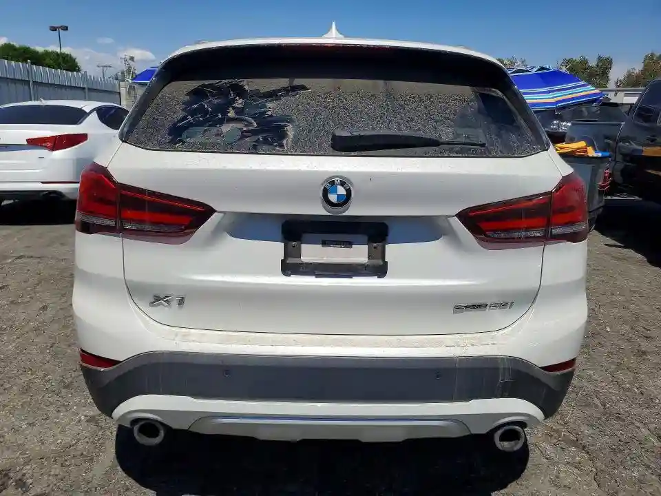 WBXJG7C0XM5T01360 2021 BMW X1-5