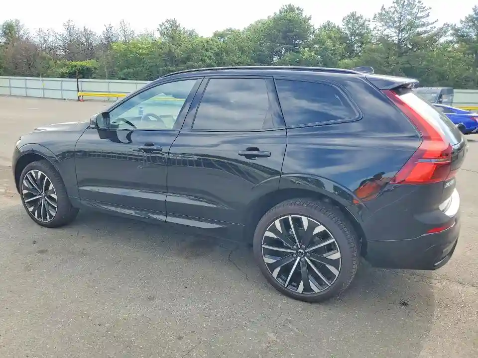 YV4M12RM8T1464956 2026 VOLVO XC60-1