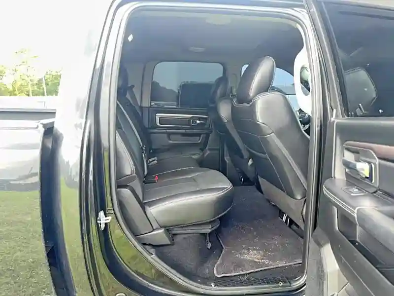 3C6UR5FL8JG367447 2018 RAM 2500-5