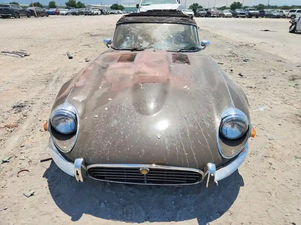 UE1S25137 1974 JAGUAR XK-4
