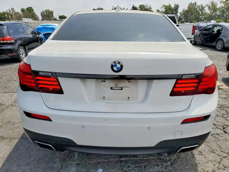 WBAYE8C53FD781878 2015 BMW 7 SERIES-5