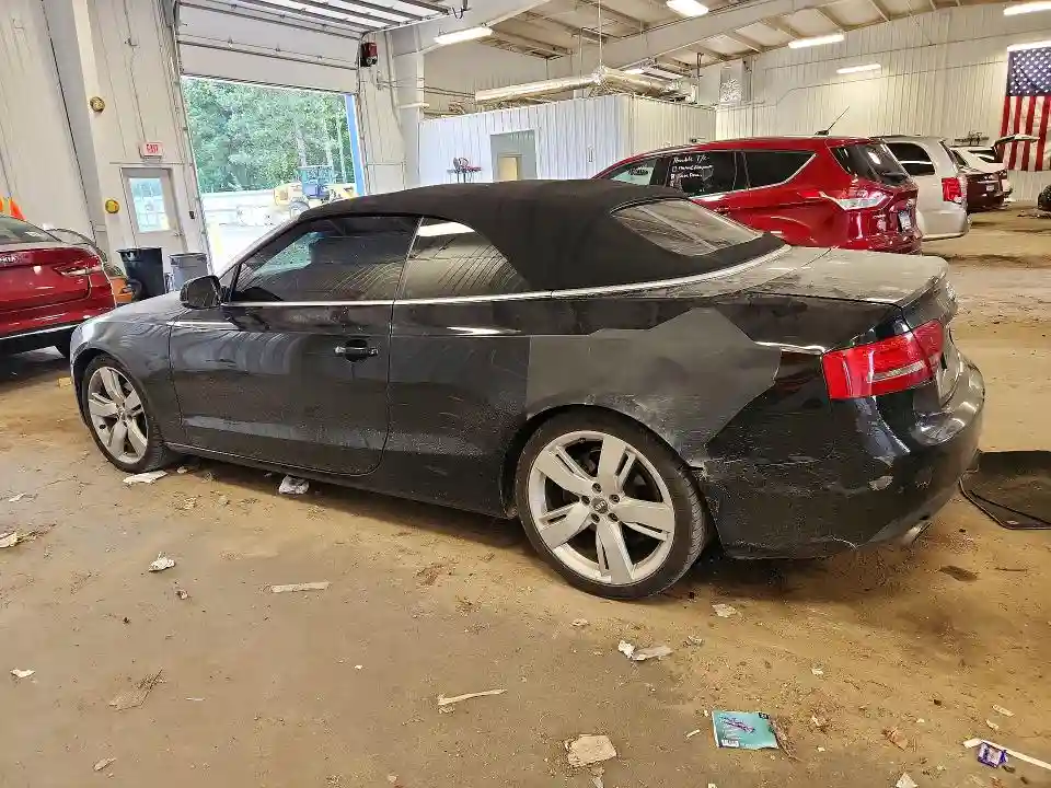 WAULFAFH6BN009612 2011 AUDI A5-1