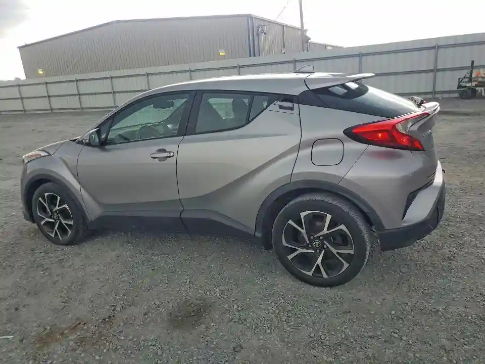 NMTKHMBX7JR043931 2018 TOYOTA C-HR-1