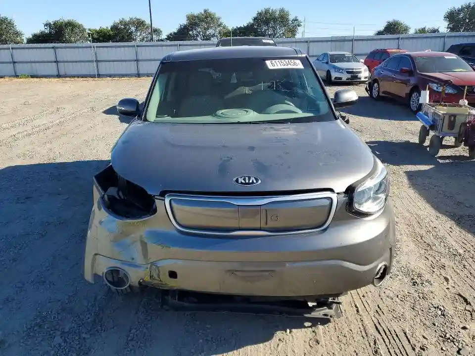 KNDJP3AE1G7013837 2016 KIA SOUL-4