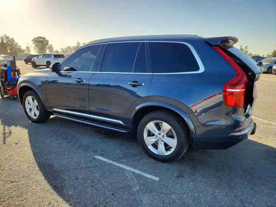 YV4A22PL8J1376125 2018 VOLVO XC90-1