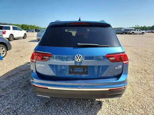 3VV2B7AX8JM167889 2018 VOLKSWAGEN TIGUAN-5