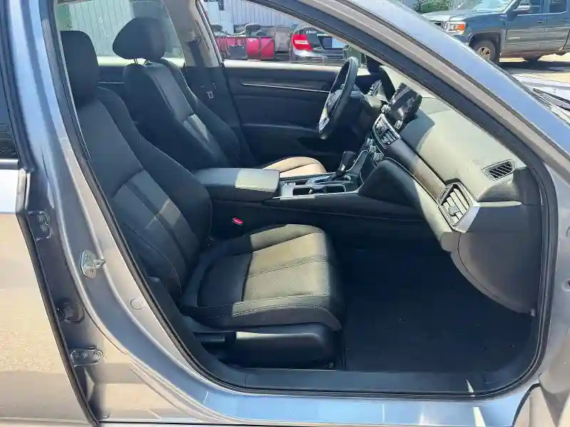 1HGCV1F44KA033841 2019 HONDA ACCORD-4