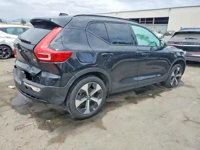 YV4L12UL0R2327653 2024 VOLVO XC40-2