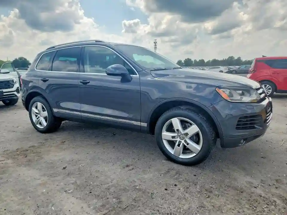 WVGEF9BPXCD009980 2012 VOLKSWAGEN TOUAREG-3