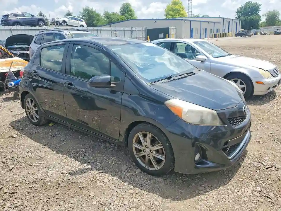 JTDKTUD35ED580650 2014 TOYOTA YARIS-3