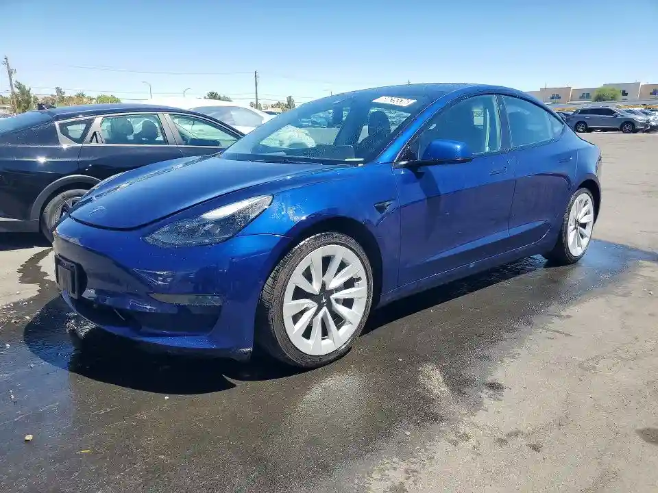 5YJ3E1EA2NF370798 2022 TESLA MODEL 3-0