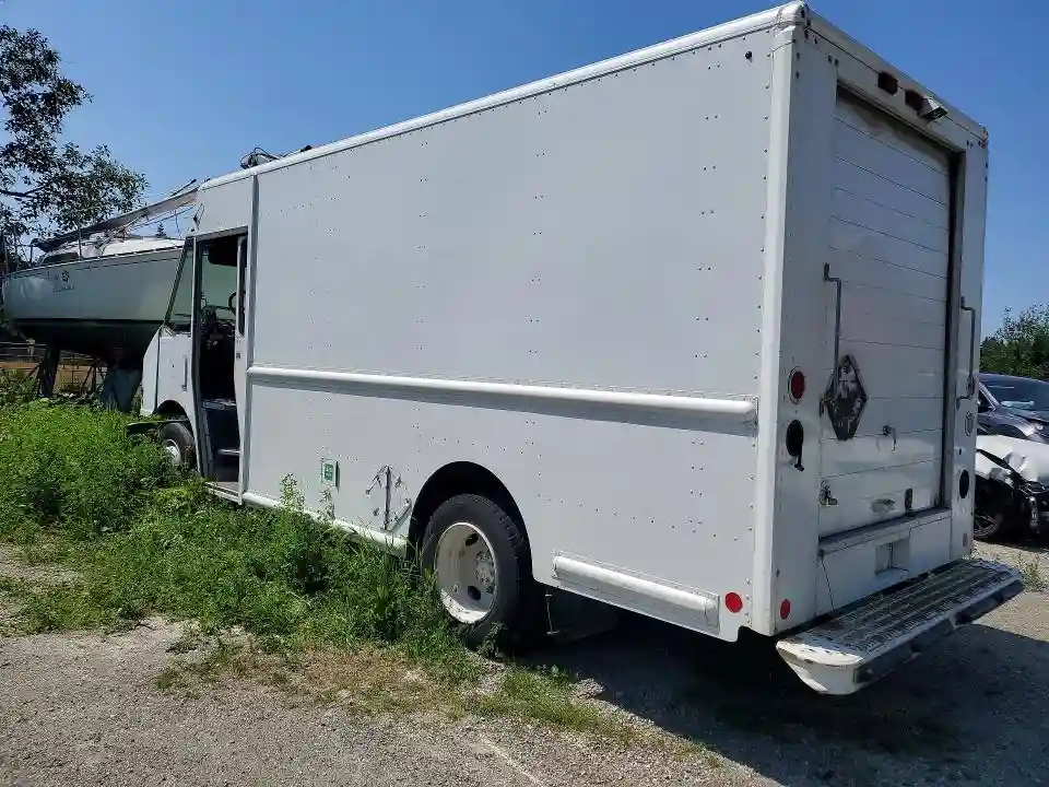 4UZAANDUXDCFE4807 2013 FREIGHTLINER ALL OTHER-1