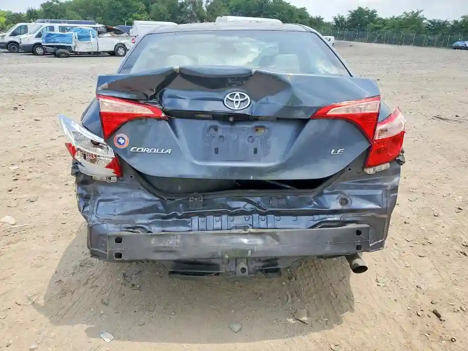5YFBURHE2JP810920 2018 TOYOTA COROLLA-5