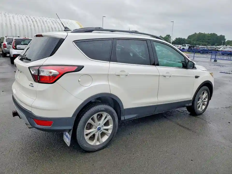 1FMCU9GD0JUC24485 2018 FORD ESCAPE-2