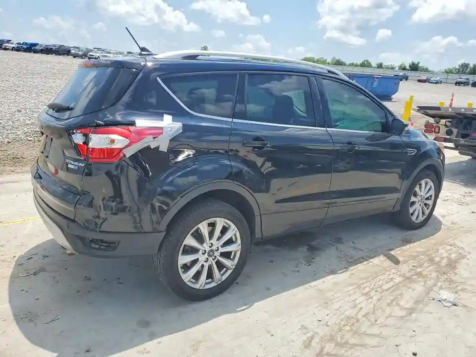 1FMCU9J9XJUA82053 2018 FORD ESCAPE-2