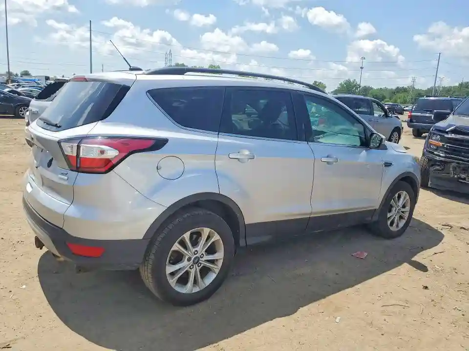 1FMCU0GD4JUB22229 2018 FORD ESCAPE-2