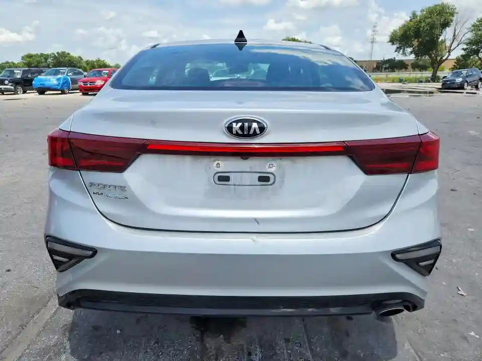 3KPF24AD0ME290721 2021 KIA FORTE LXS-5