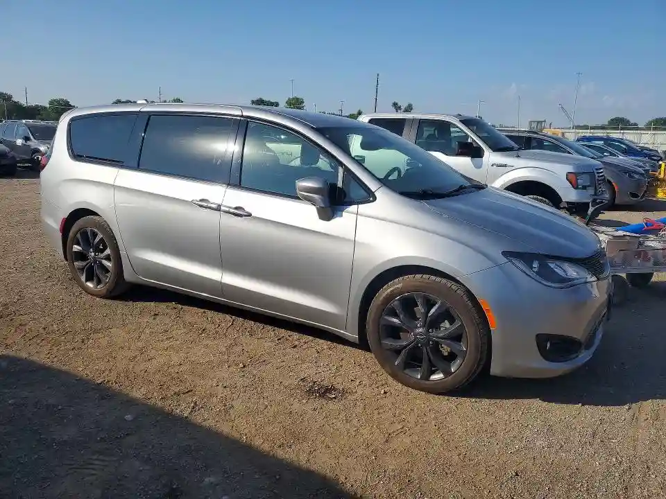 2C4RC1FG5JR272883 2018 CHRYSLER PACIFICA-3