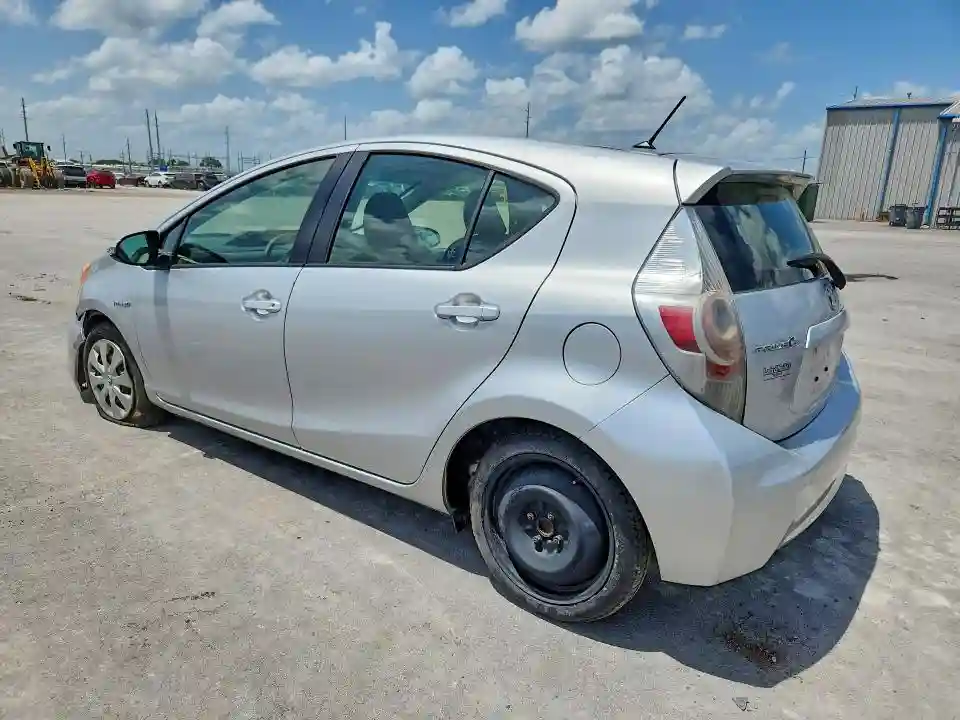 JTDKDTB37D1052473 2013 TOYOTA PRIUS-1